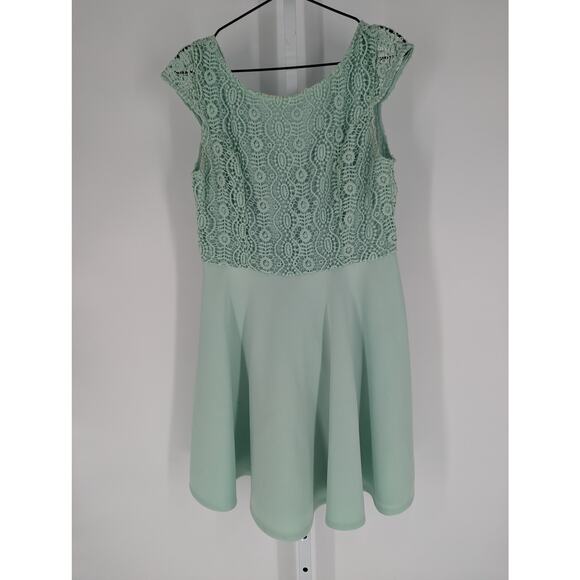 Francescas Women Sz L Knee Length Cap Sleeve Dress Light Teal Crochet Top A Line - Picture 1 of 6